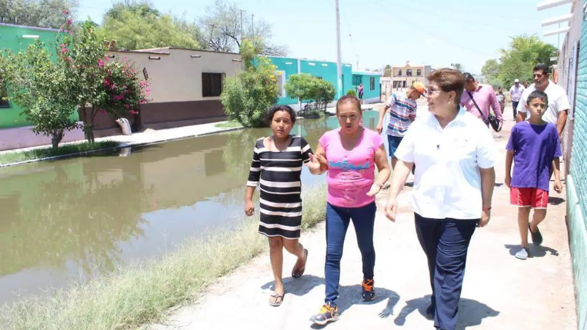 04 Atiende alcaldesa Problemática de Aguas Negras en la Colonia Viviendas Populares3